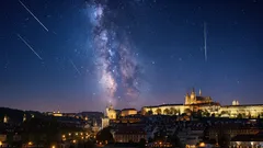 Nevšední letní noc: Kappa Cygnidy kreslí tiché příběhy na nebe